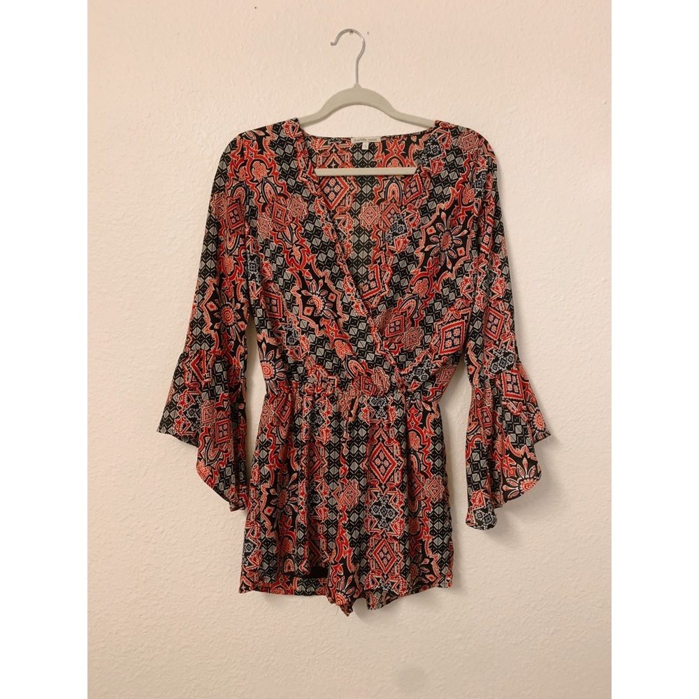 Red and black patterned romper w 3/4 sleeves
